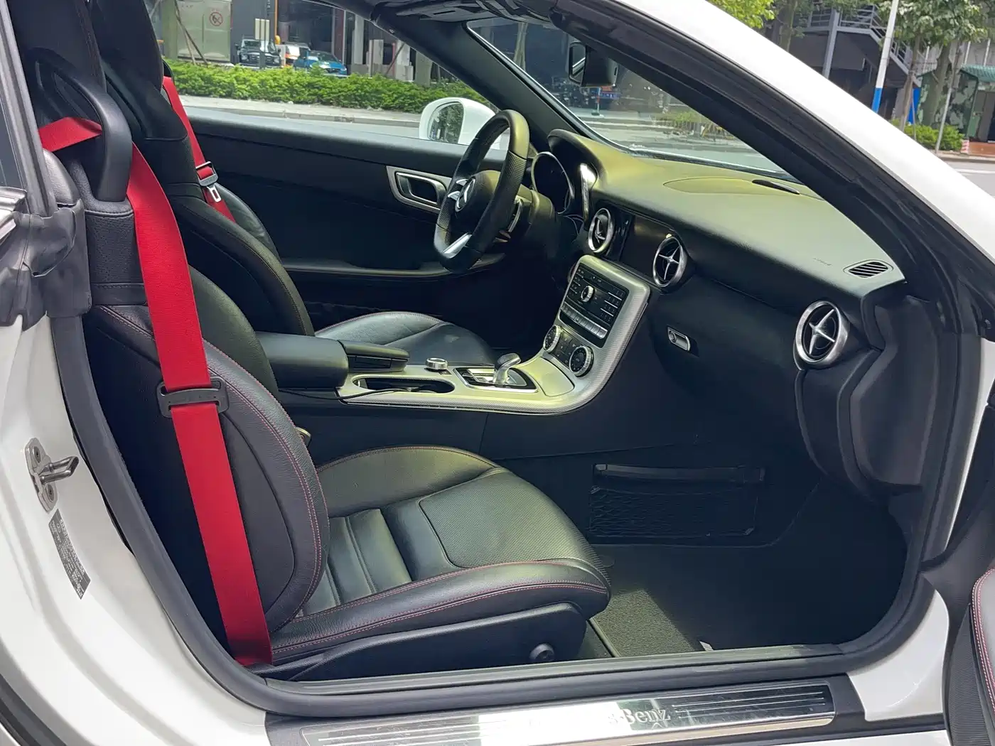 Mercedes-Benz SLC 2018 SLC 300 Luxury Sport фото 5