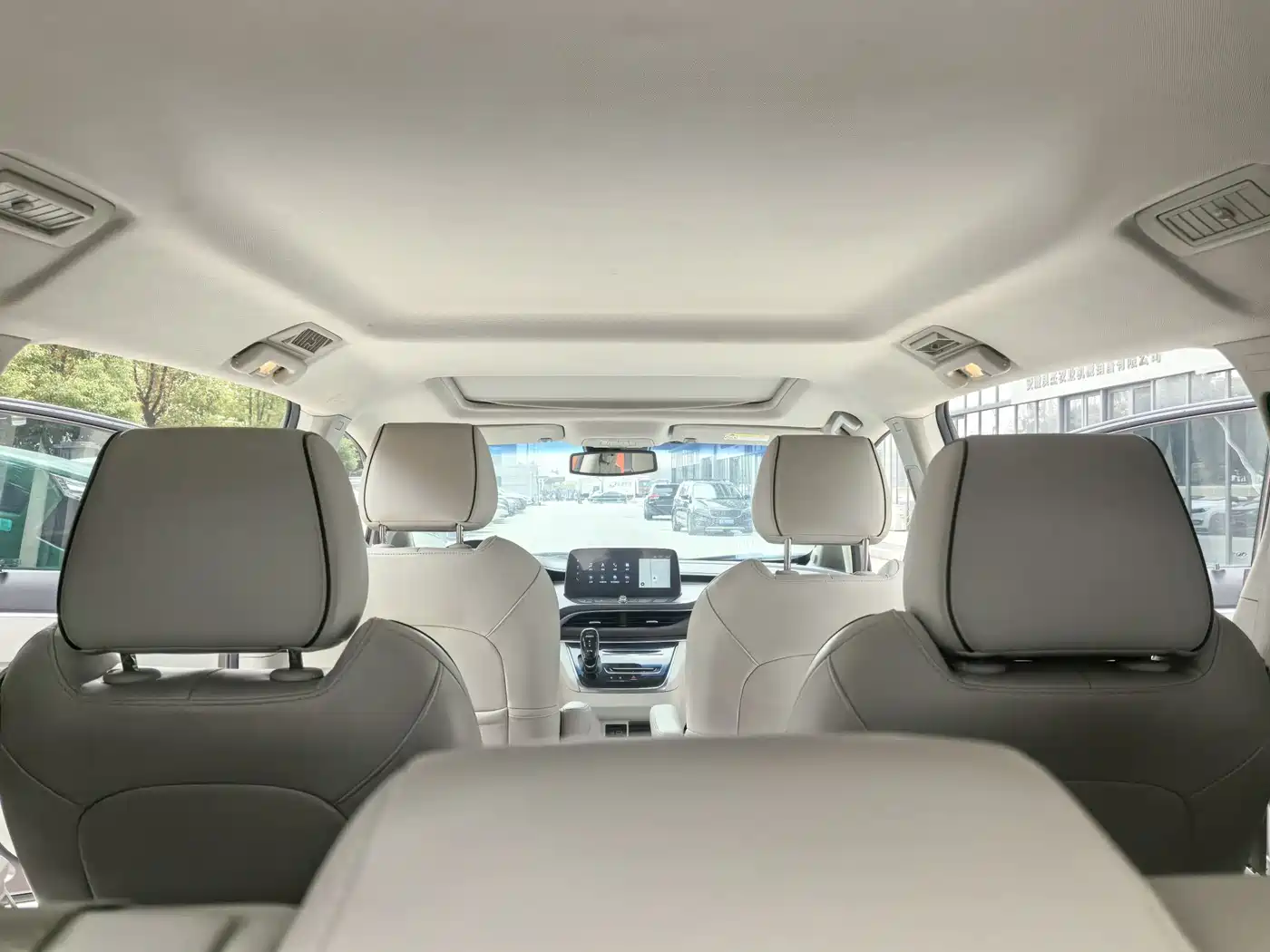 Buick GL8 2020 Model Land Business Class 652T Luxury фото 17