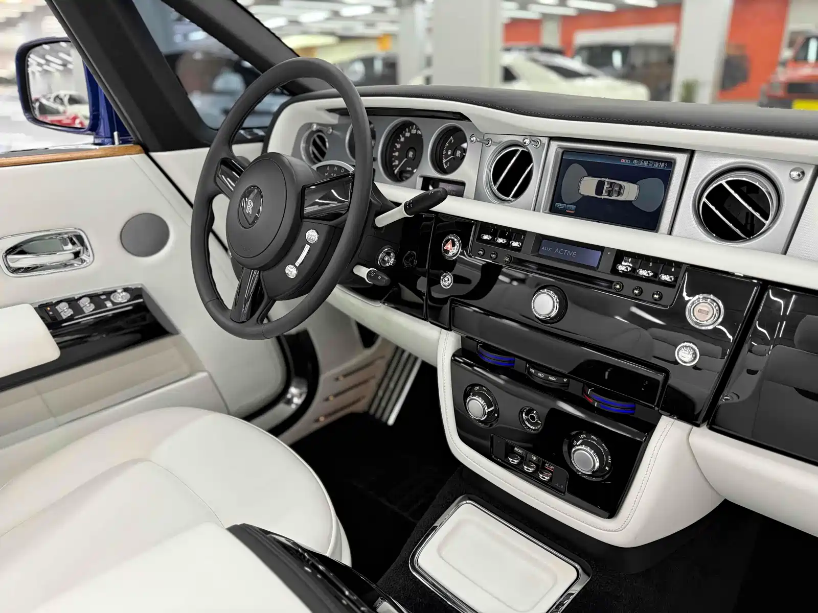 Фото 17 - Rolls-Royce Phantom