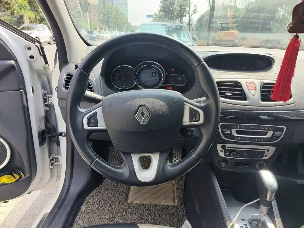 Renault Fluence 2015 2015 2.0L Fashion Edition