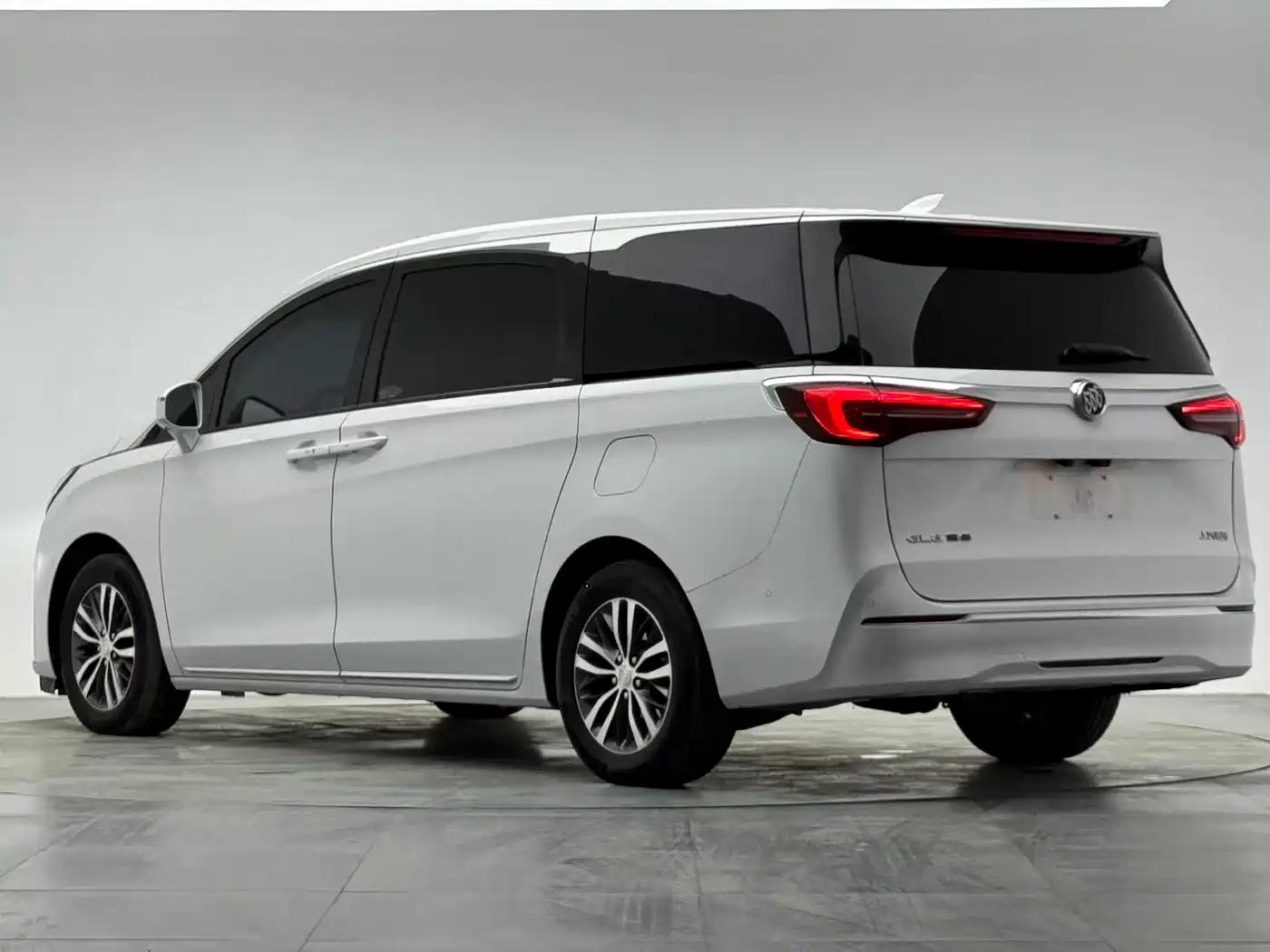 Buick GL8 2023 ES Landmaster Exclusive Harmony Edition фото 6