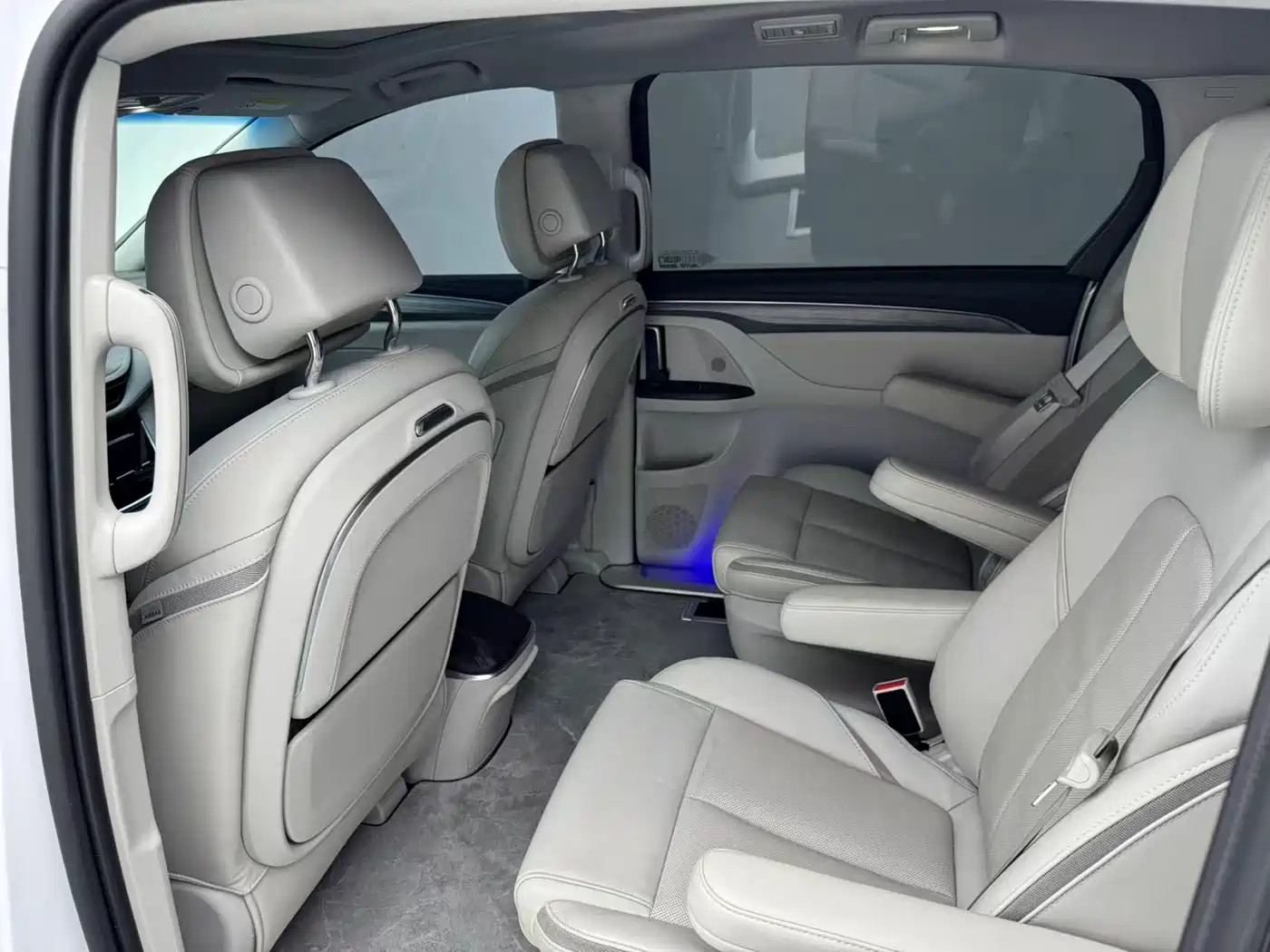 Buick GL8 2023 ES Landmaster Exclusive Harmony Edition фото 10