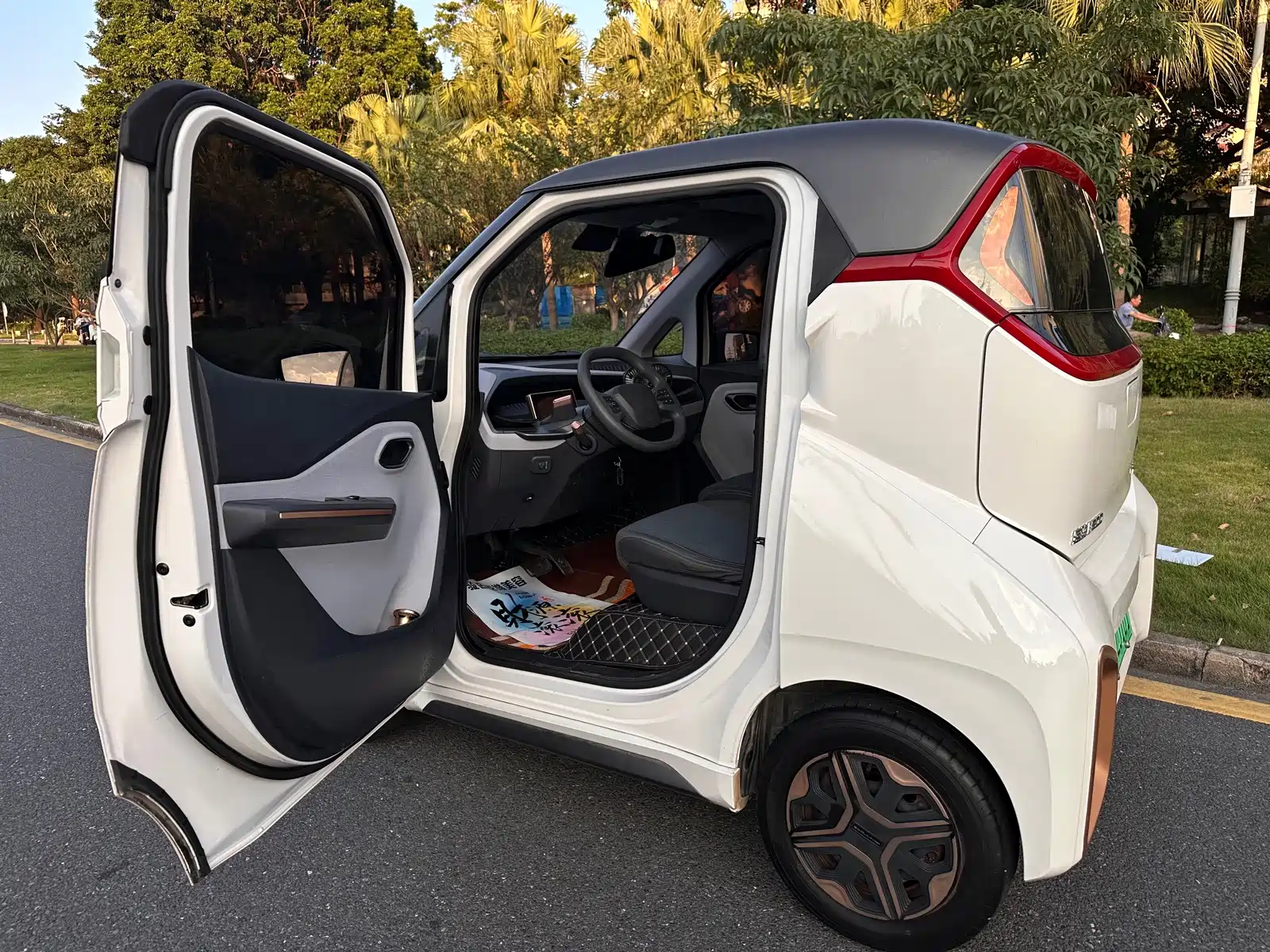 Фото 9 - Baojun E200