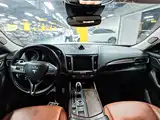 Photo 6 - Maserati Levante