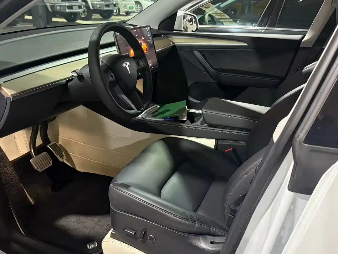 Фото 2 - Tesla Model Y