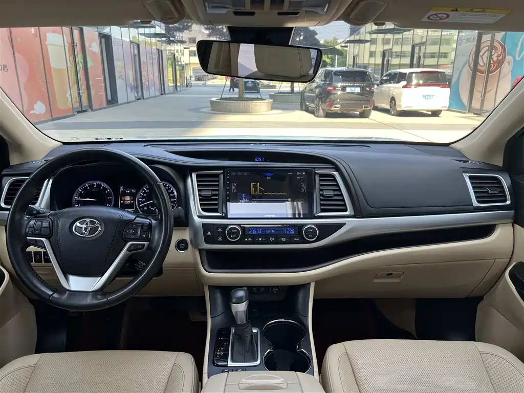 Toyota Highlander 2021 2.0T FWD Luxury 7-Seater фото 6