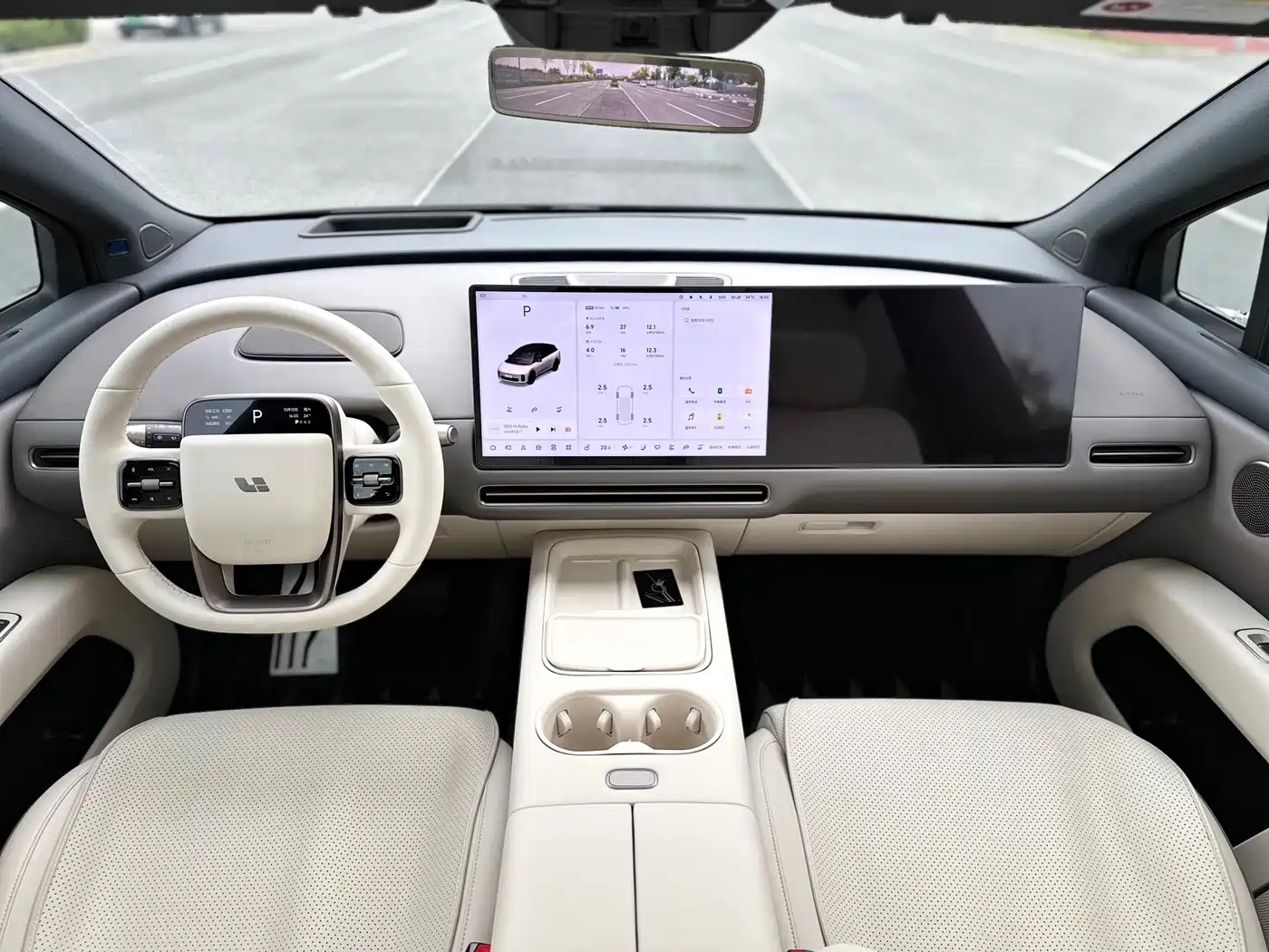 Li Auto i6 2026 2025 2WD Base Model
