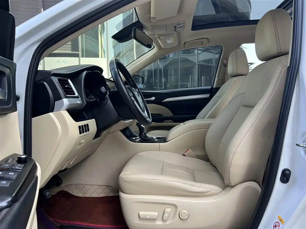 Toyota Highlander 2021 2.0T FWD Luxury 7-Seater фото 4