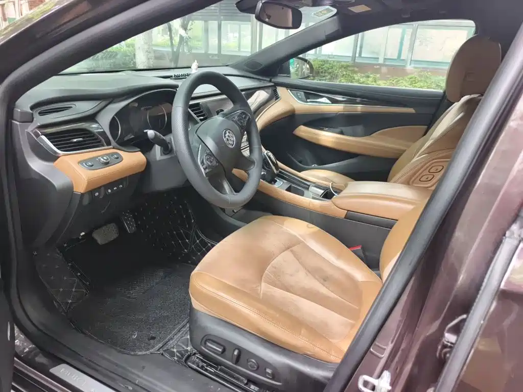 Фото 8 - Buick LaCrosse