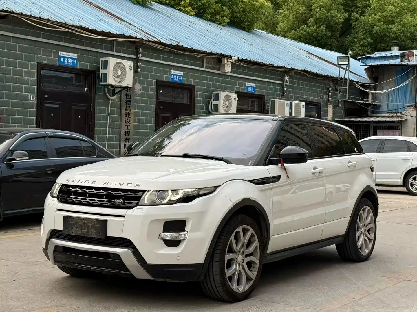 صورة 10 - Land Rover Range Rover Evoque (Import)