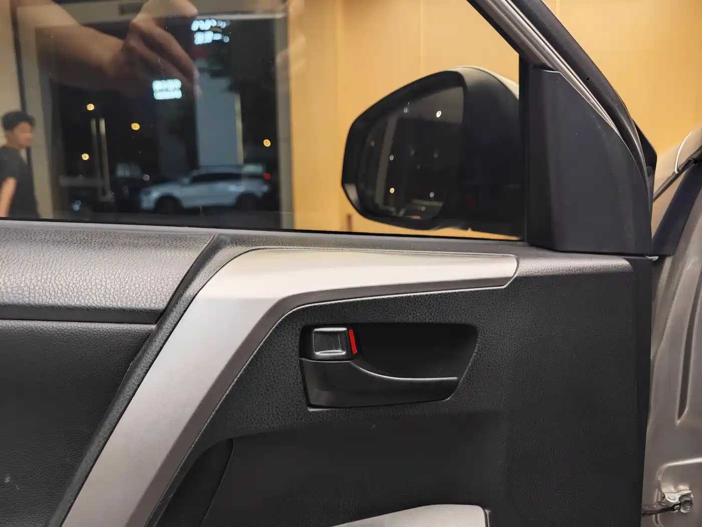 Toyota RAV4 Rongfang 2019 2.0L CVT 2WD Trend Edition China VI фото 8