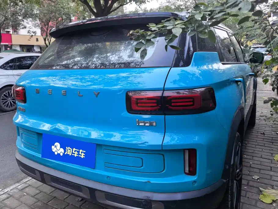Фото 3 - Geely ICON