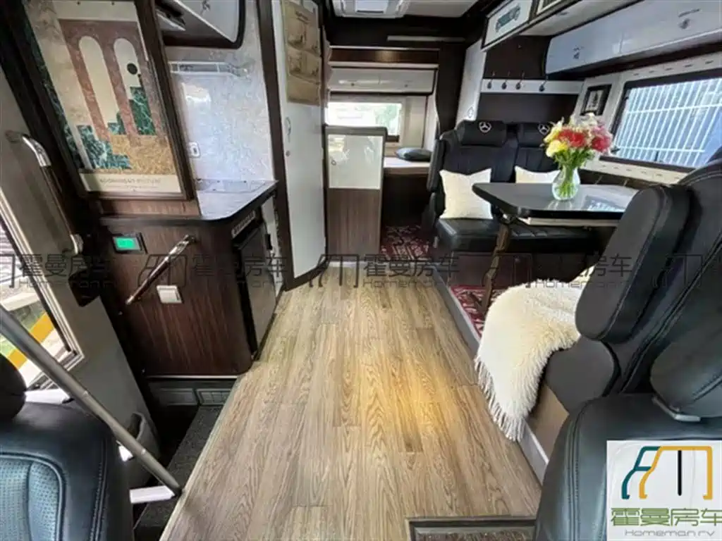 Zhongyi Motorhome Sprinter RV 2016 Model Sprinter Dual Expansion Type C RV фото 6