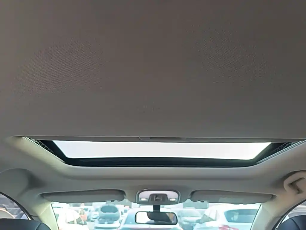 Фото 18 - BYD Song MAX