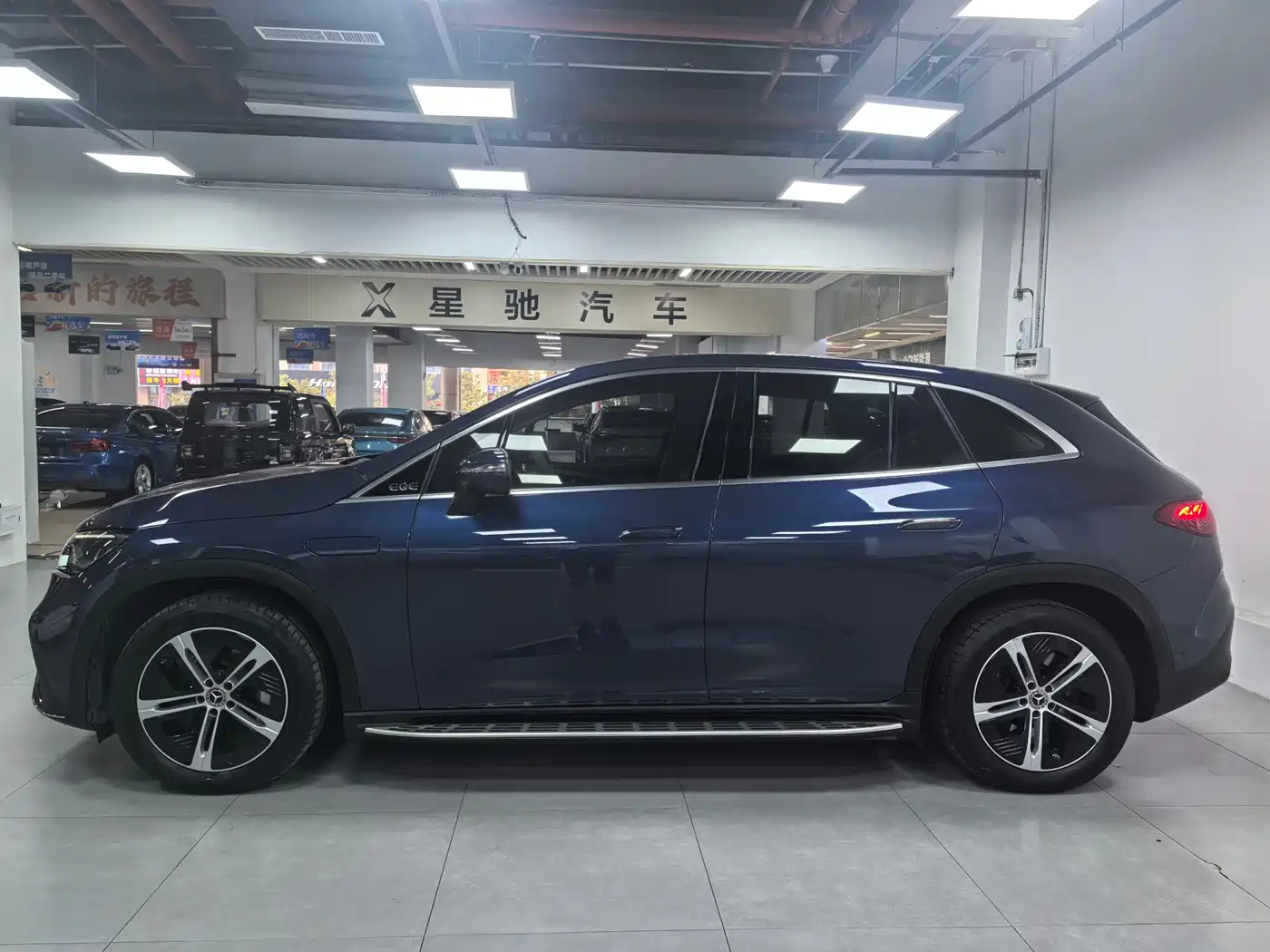 MERCEDES-BENZ EQE SUV