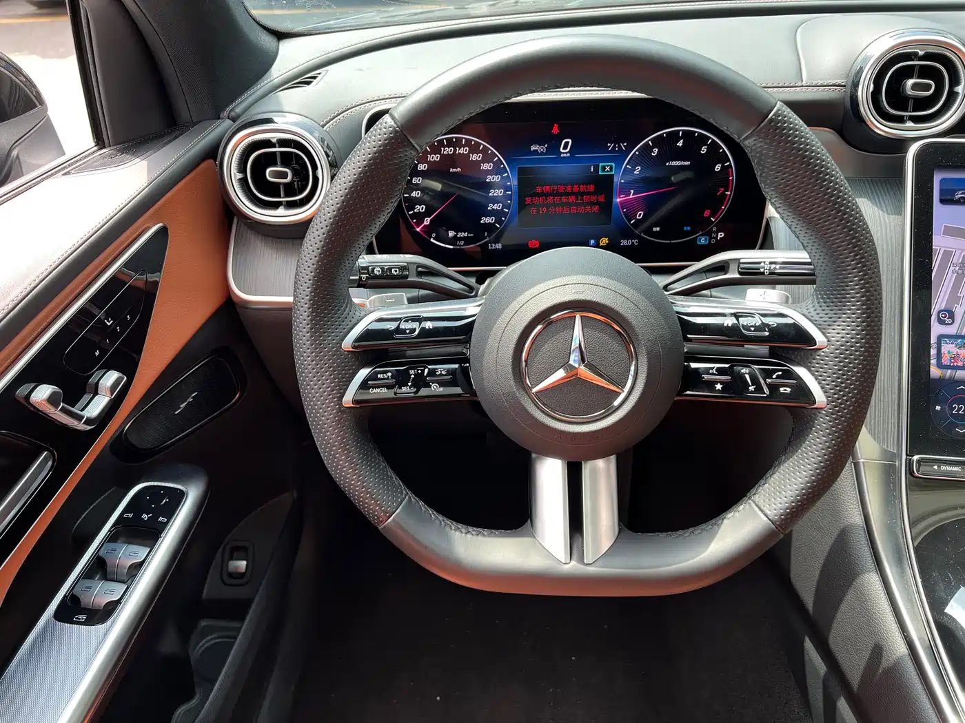 Mercedes-Benz GLC 2024 GLC 260 L 4MATIC Luxury 5-seater фото 6
