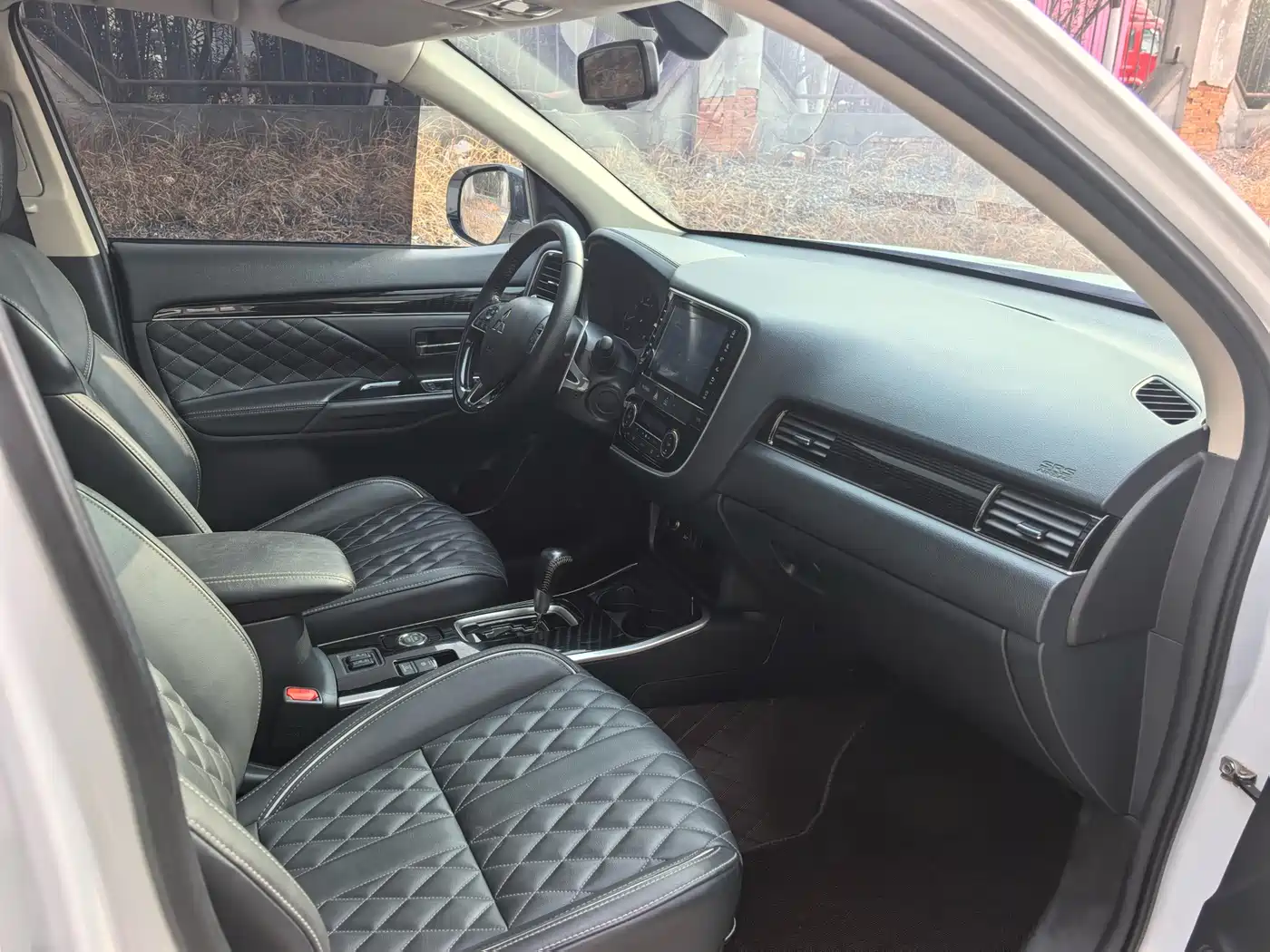 Mitsubishi Outlander 2021 2.4L 4WD Yaodong Edition 5-seater фото 23
