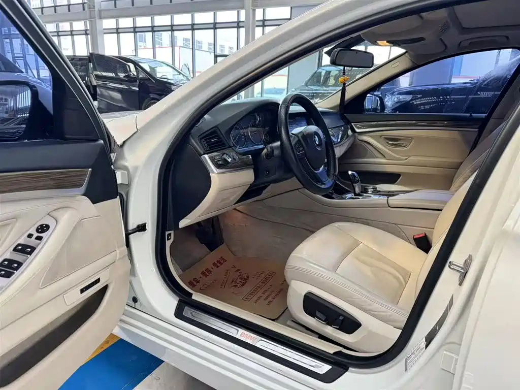 BMW 5 Series 2014 525Li Fashion Design Package фото 6