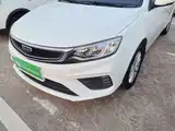 Фото 24 - Geely Vision