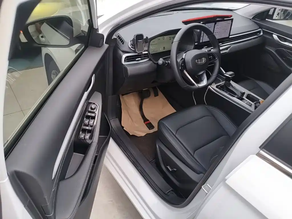 Photo 16 - Geely Emgrand