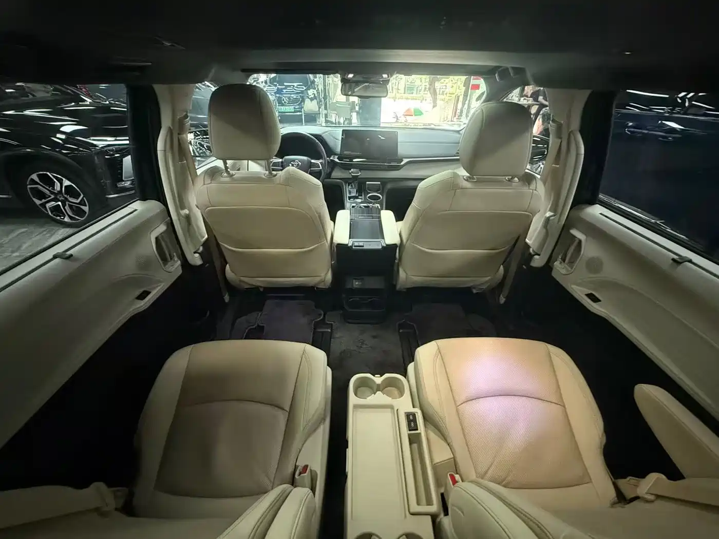 Toyota Sienna 2021 2.5L Hybrid Ultimate Edition фото 5
