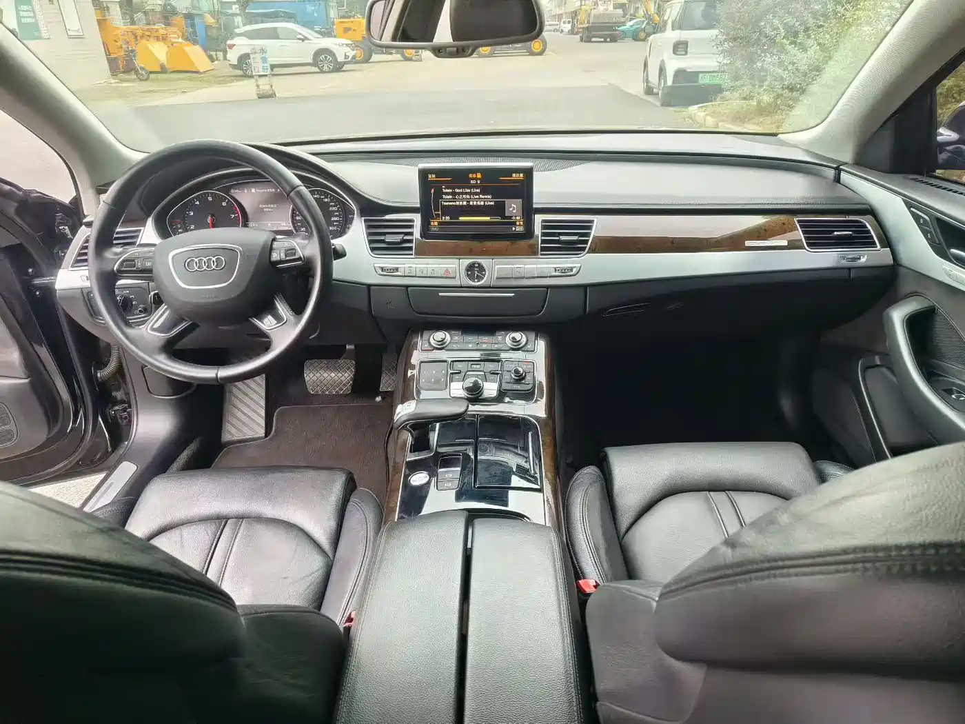 Audi A8 2014 A8L 45 TFSI quattro Comfort фото 2
