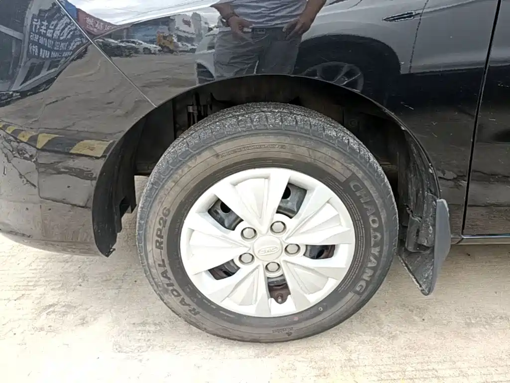 JAC Refine M3 2022 2022 PLUS 1.8L 7-Seater Standard