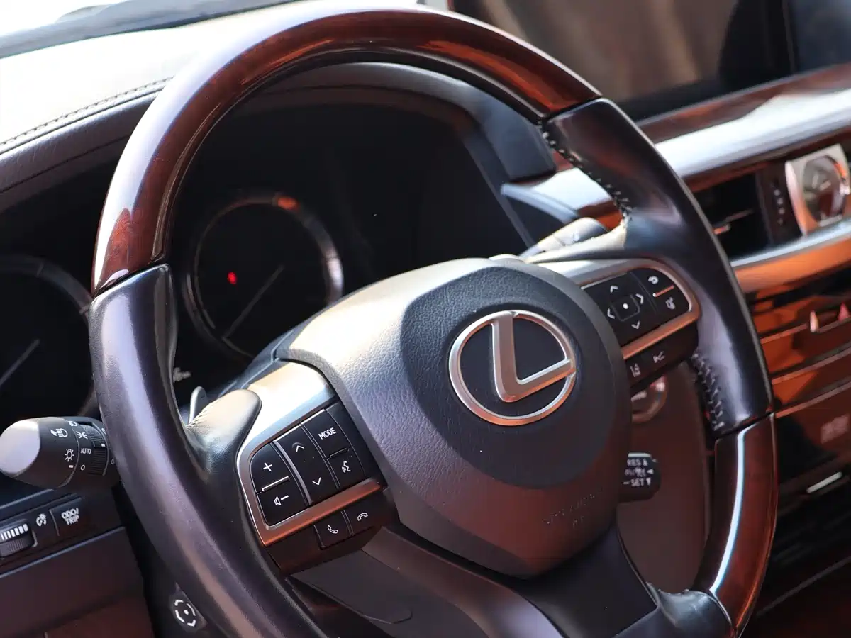 Lexus LX 2019 570 Prestige Luxury Edition фото 9