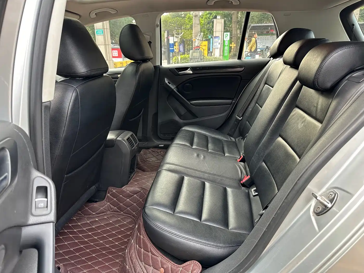 Volkswagen Golf 2011 1.4TSI Auto Comfort фото 12