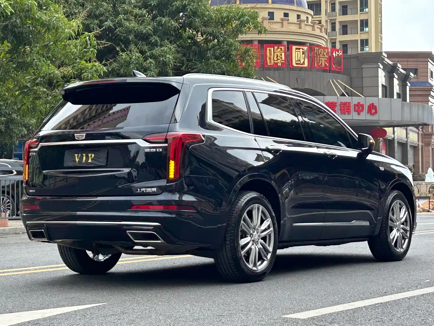 CADILLAC XT6