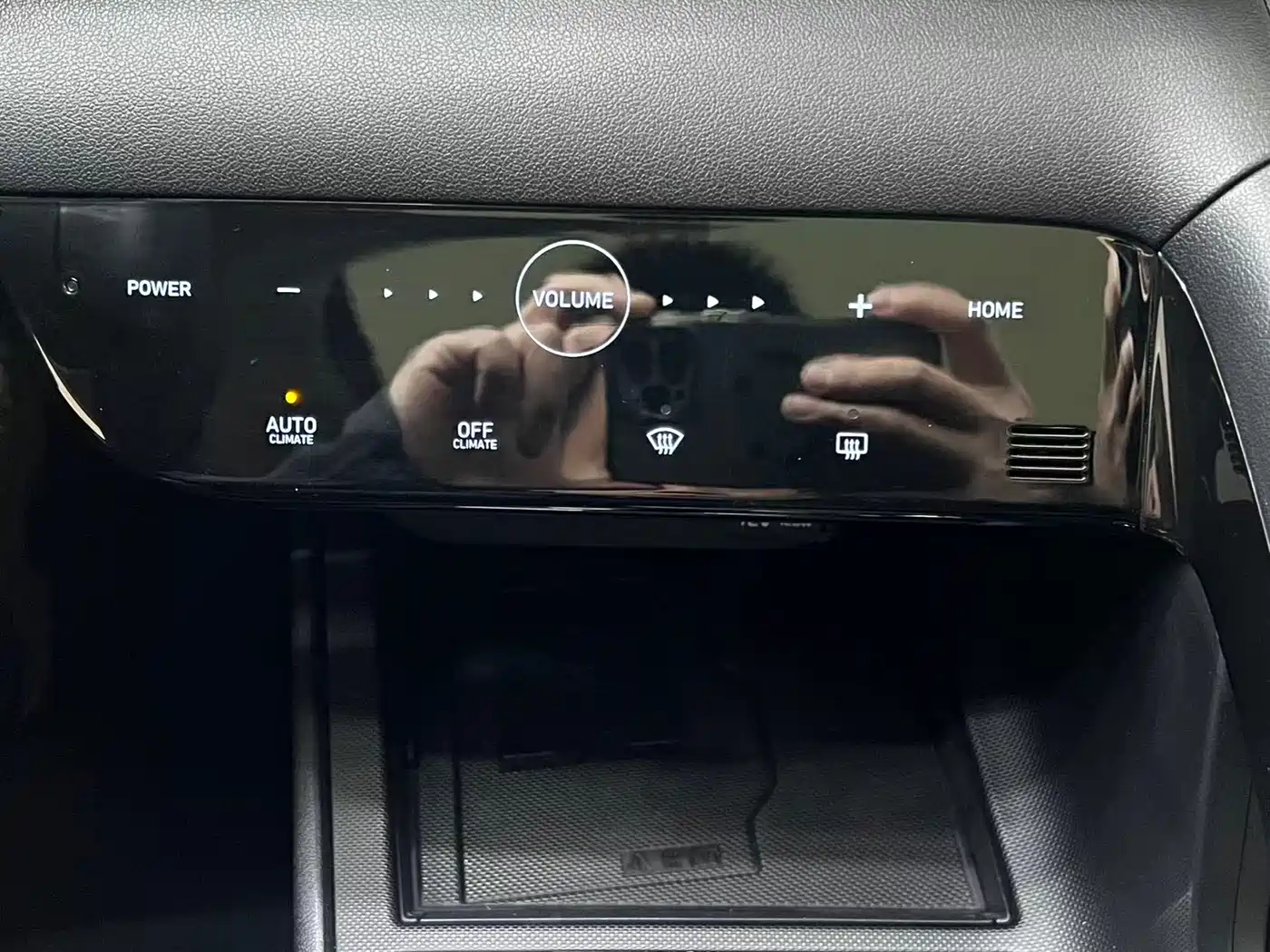 Hyundai Elantra 2022 1.5L CVT LUX Premium Edition фото 20