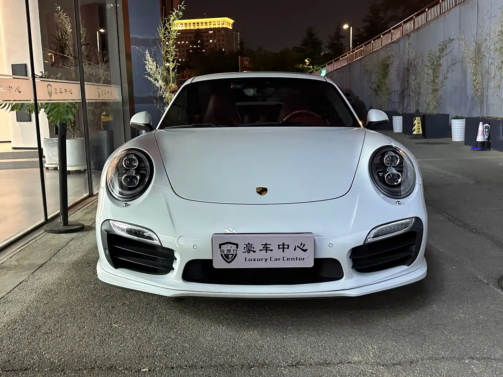 Photo 4 - Porsche 911