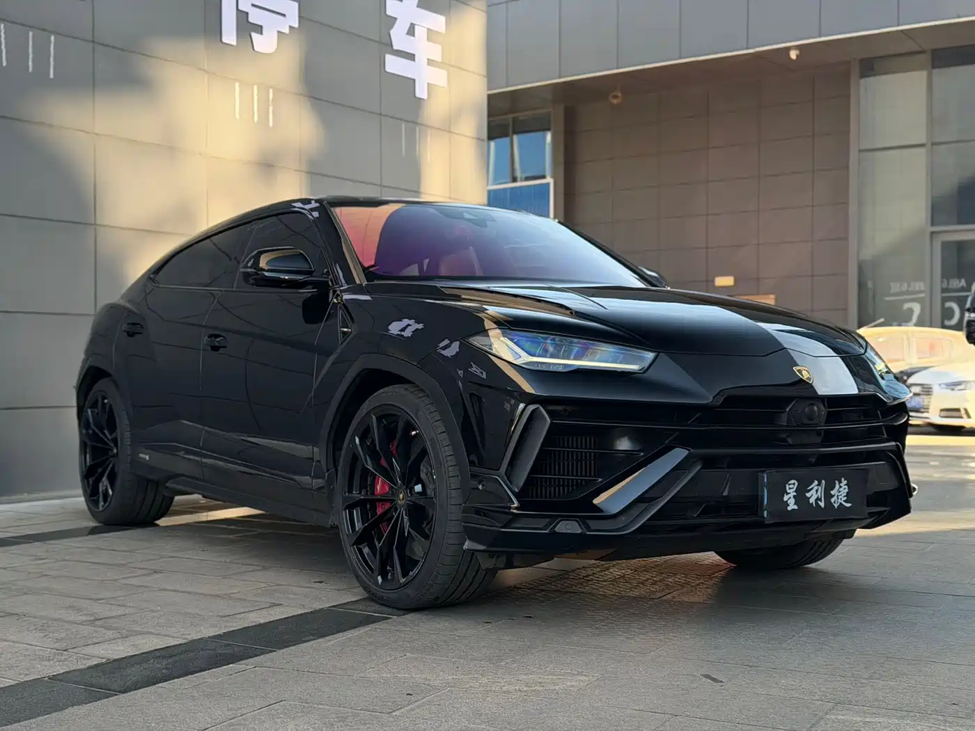Lamborghini Urus 2023 4.0T V8 S фото 3