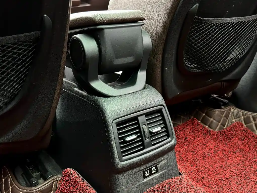 BMW X1 2019 sDrive18Li Premium Model фото 26