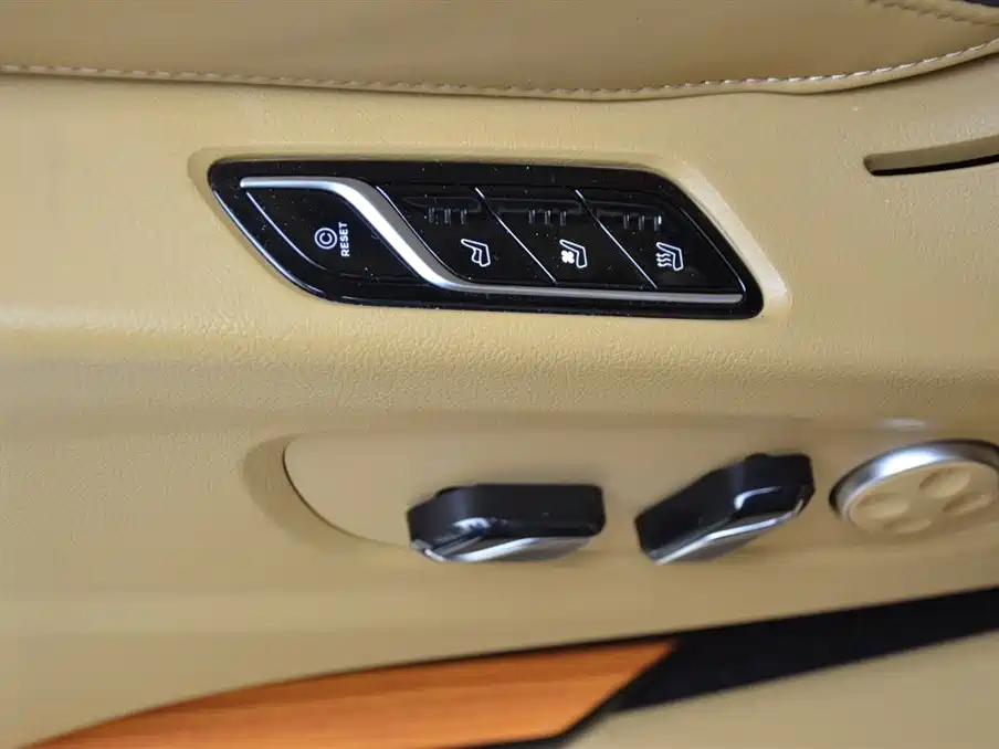 Voyah Auto Voyah Dreamer 2024 PHEV Extended Range Flagship Edition фото 11