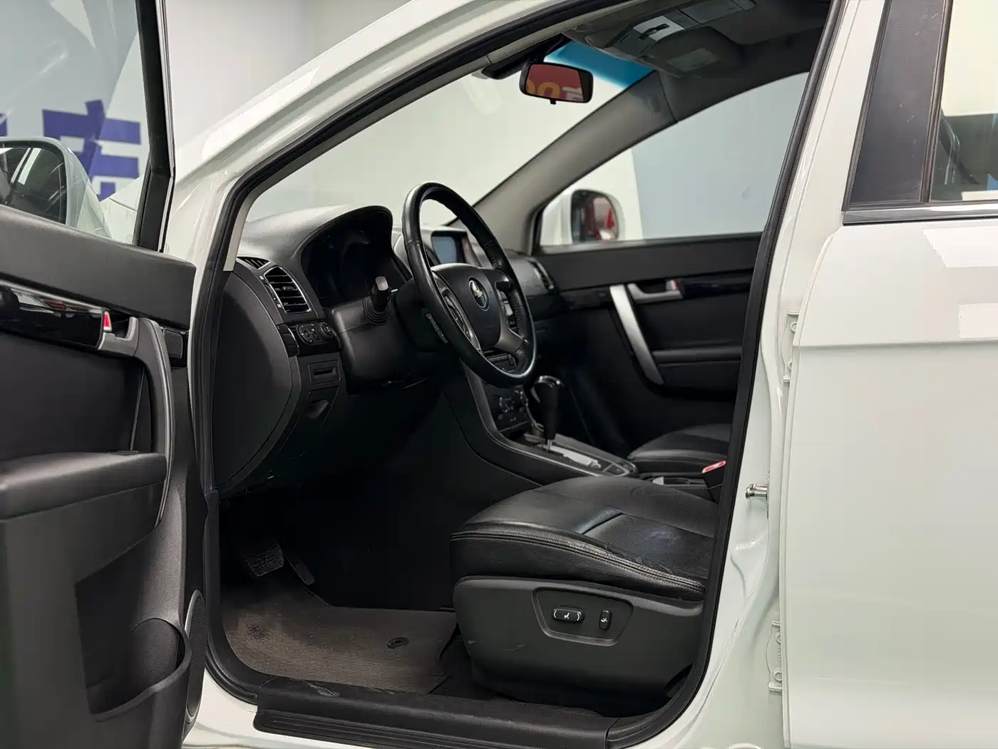 Chevrolet Captiva 2012 2.4L 4WD Flagship Edition 7-Seater фото 4