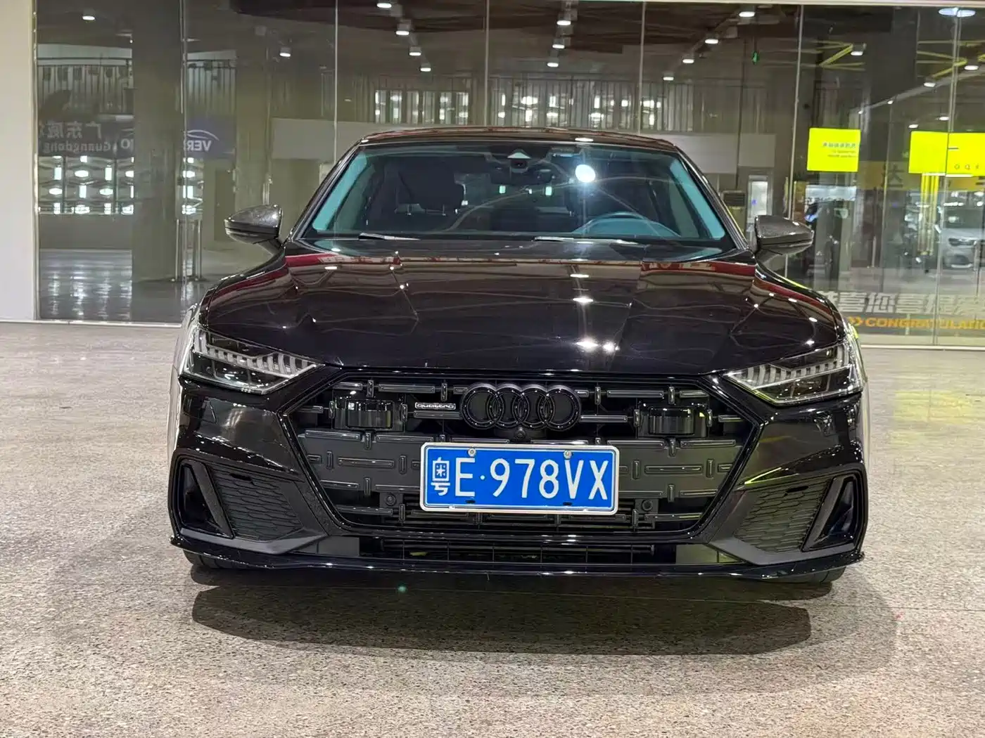 Фото 2 - Audi A7L