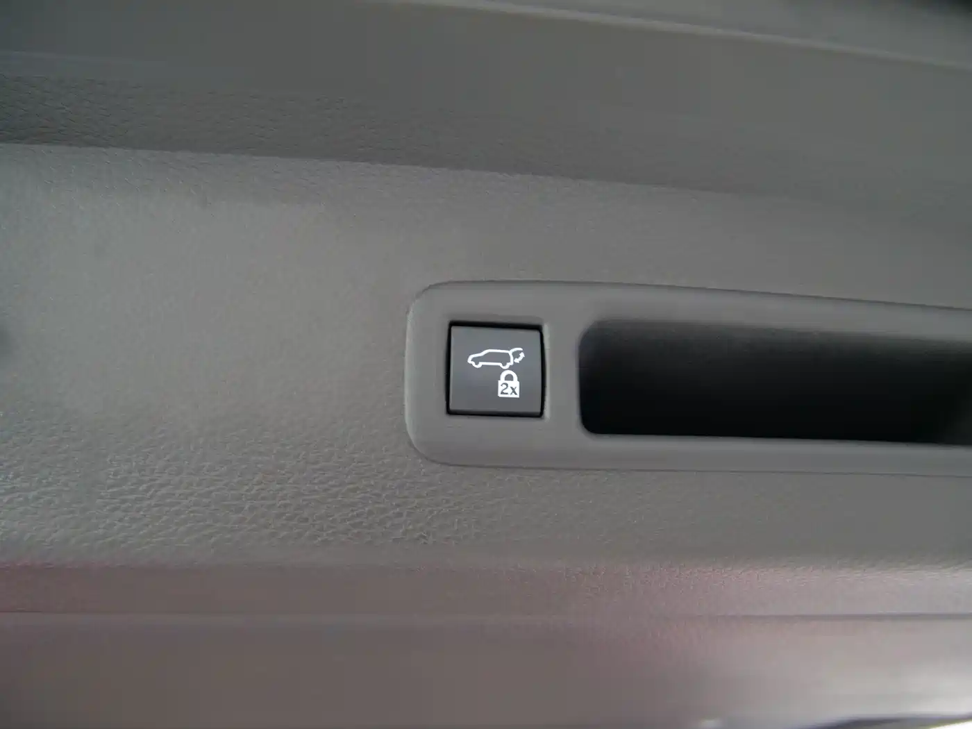 Фото 8 - Toyota Sienna