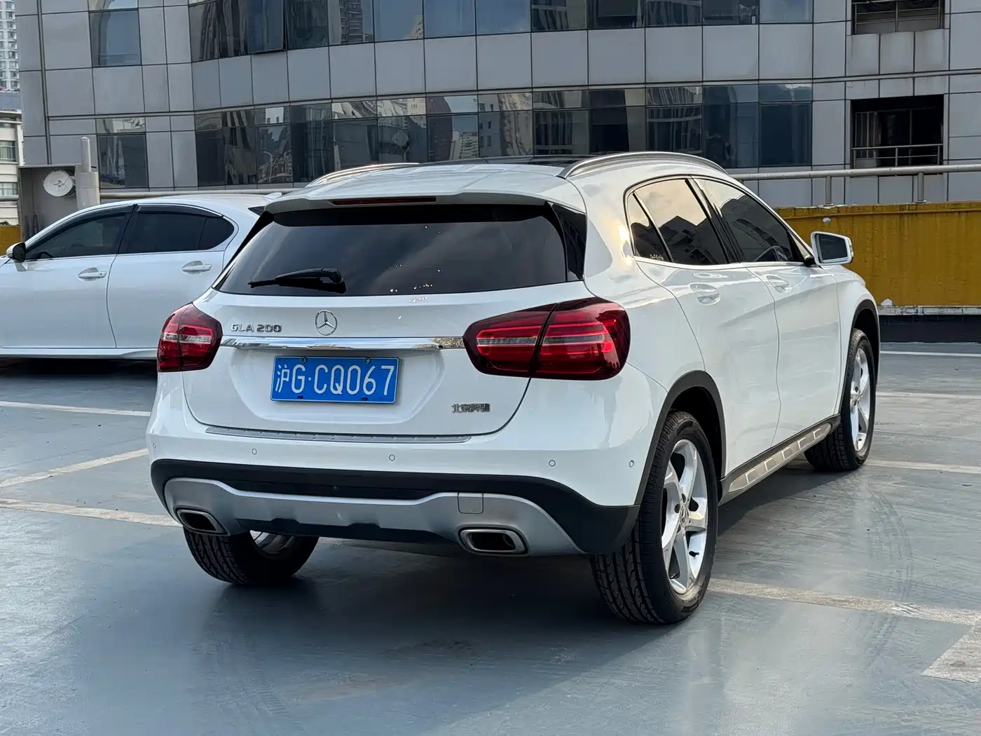 MERCEDES-BENZ GLA