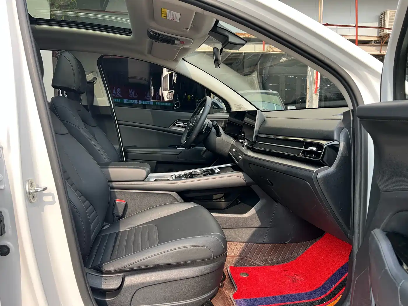 Kia Sportage 2023 2.0T 2WD Premium Edition фото 14