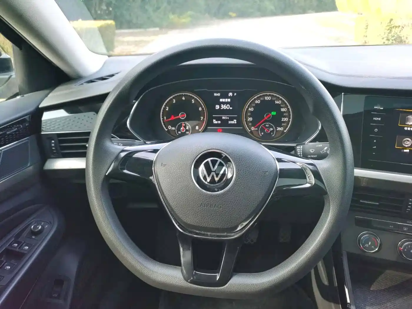 Фото 7 - Volkswagen Passat