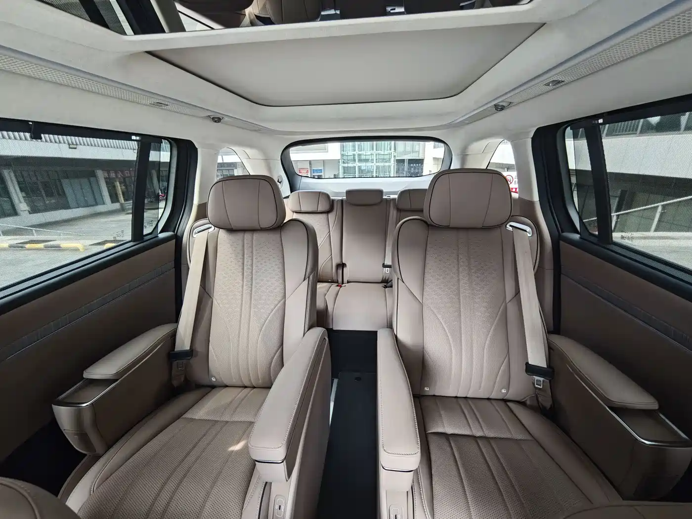 XPeng X9 2025 2025 Extended Range Edition