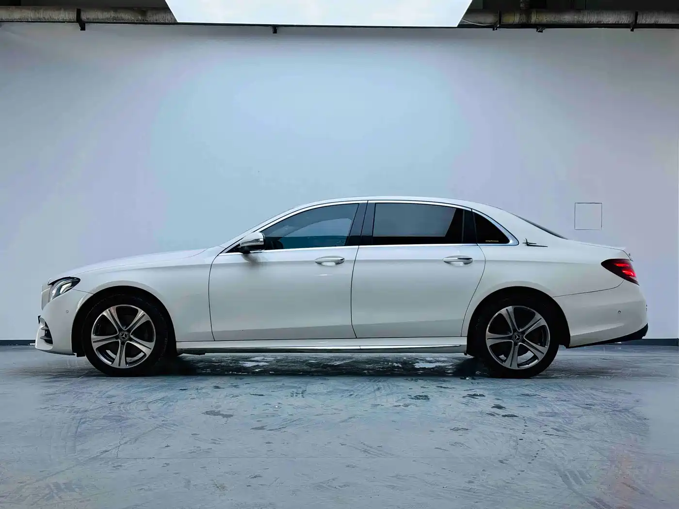 Mercedes-Benz E-Class 2019 E 200 L Sport фото 15