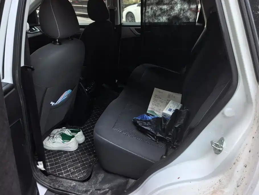 Photo 11 - Haval M6