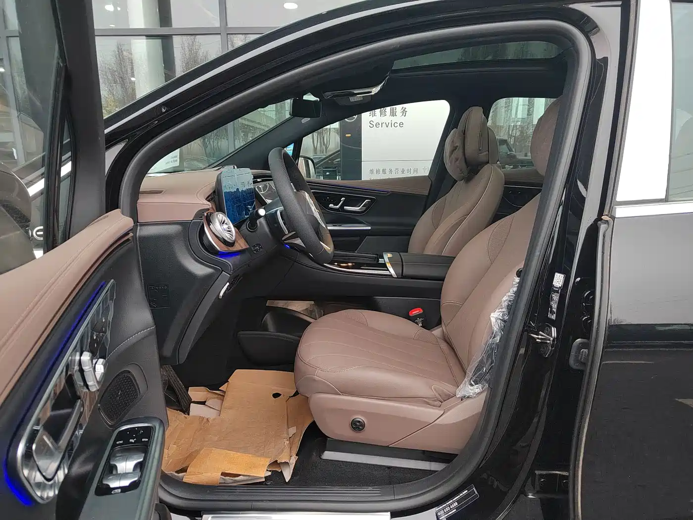 MERCEDES-BENZ EQE SUV