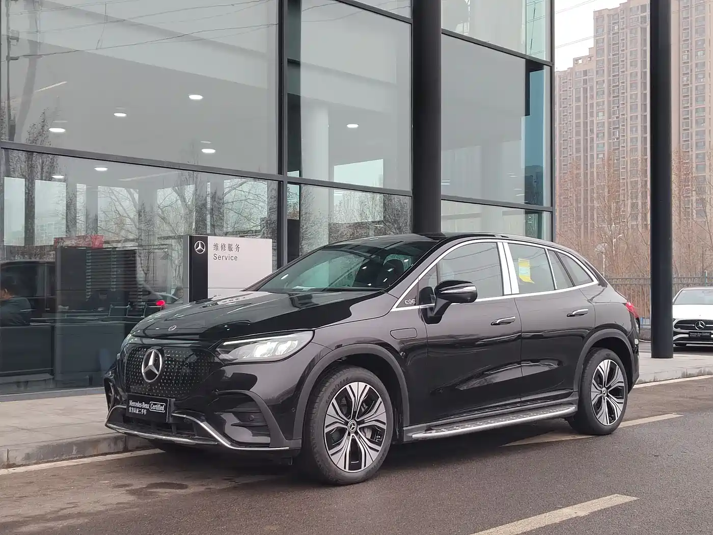 MERCEDES-BENZ EQE SUV