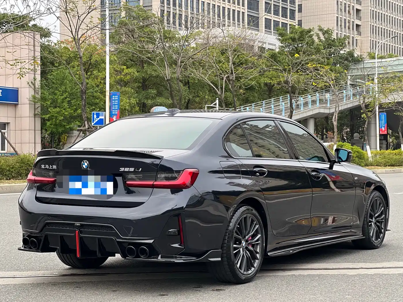 BMW 3 Series 2024 325Li M Sport Shadowline Package фото 9