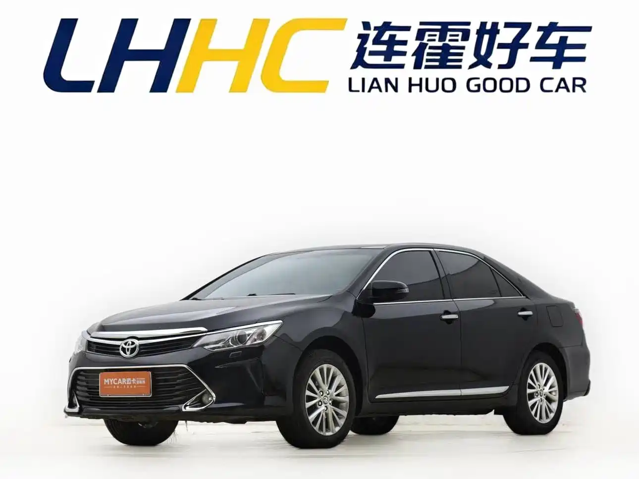Фото 1 - Toyota Camry