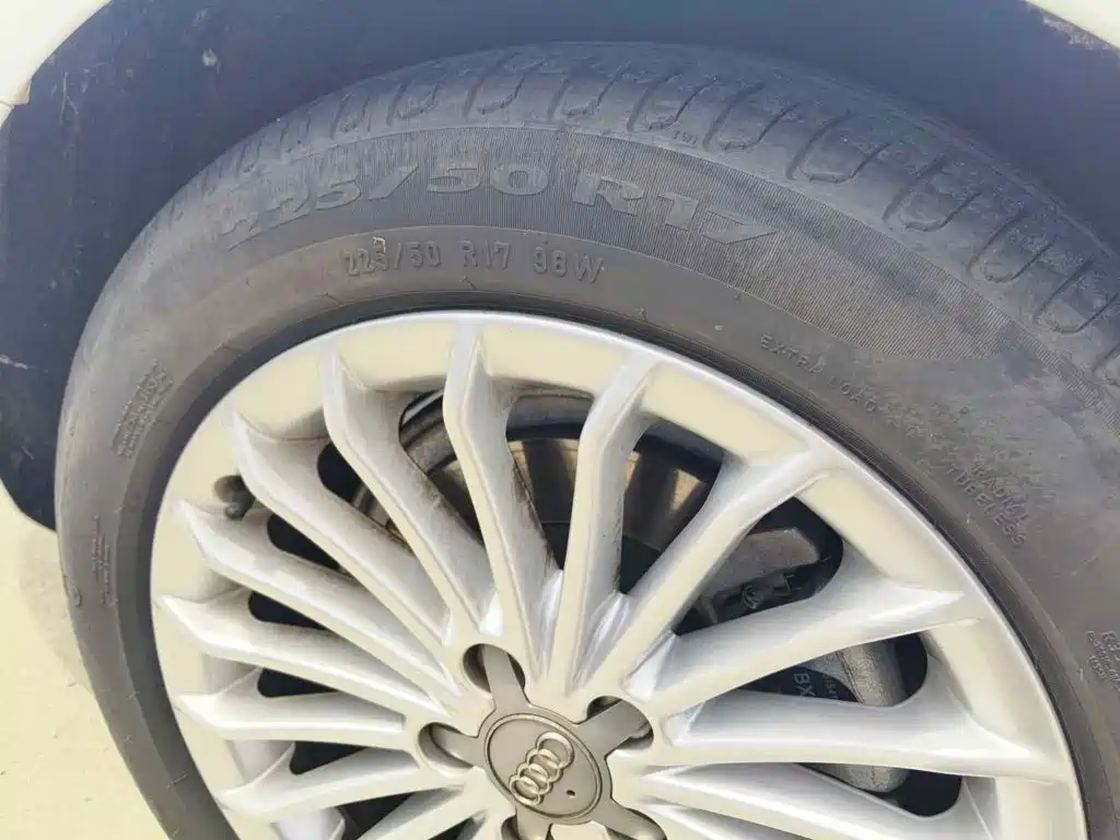 Фото 7 - Audi A4L