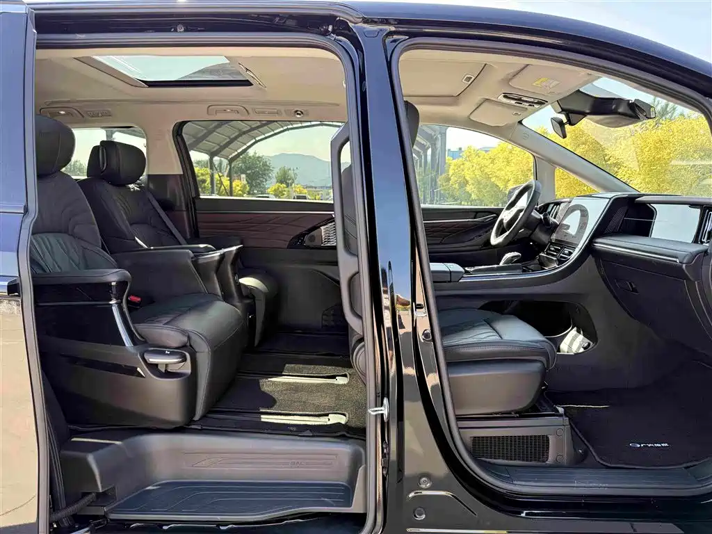 GAC Trumpchi Trumpchi M8 2025 2024 Master Series 400T Premium Edition